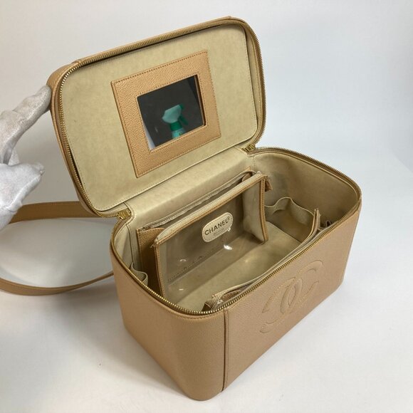 CHANEL Cream Caviar Leather Logo Shoulder Bag - Picture 8 of 16